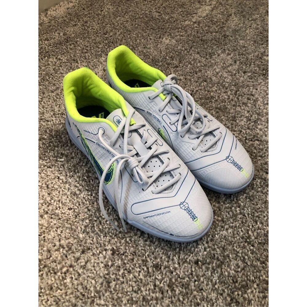 Nike Mercurial Vapor 14 Academy Jr IC Size 3.5